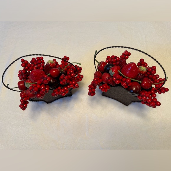 Vintage Holiday Berry Baskets Set Of 2 - Picture 2 of 7